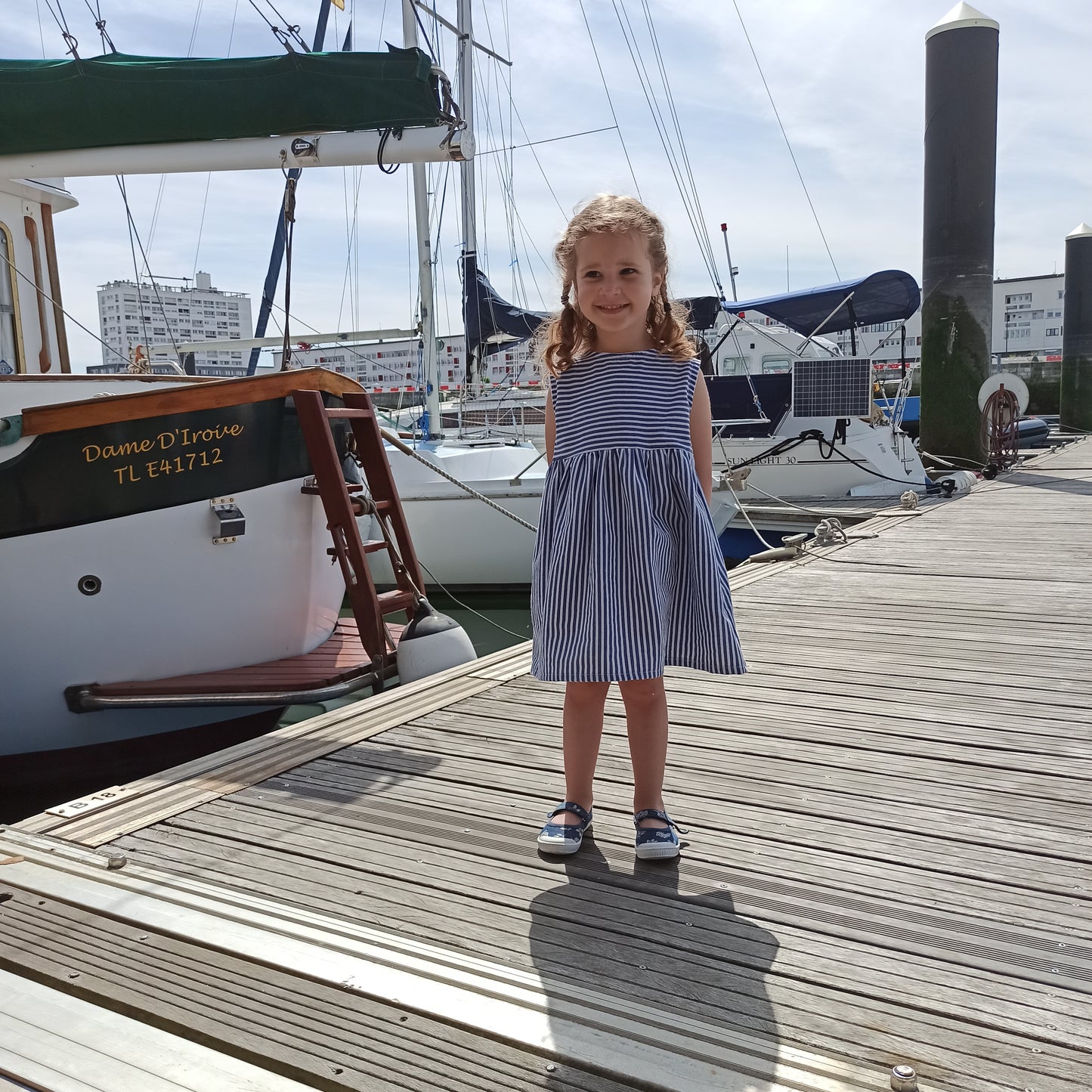 Robe marin au port